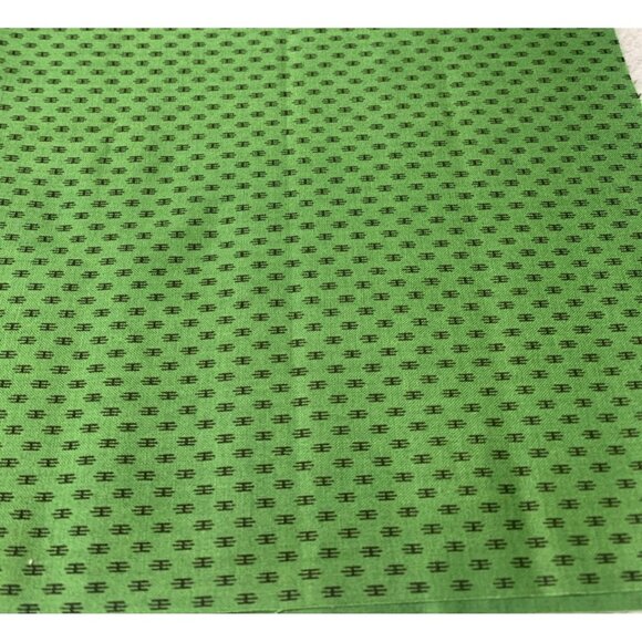 Green Cotton Fabric Tiny Dashes Pattern 18"x22" Crafts Sewing DIY Projects - Picture 1 of 7